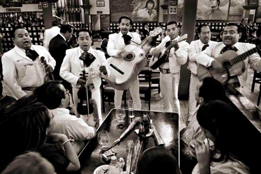 Así-es-El-Tenampa-la-cantina-de-Garibaldi-donde-vivía-José-Alfredo-Jiménez-allison-cedillo