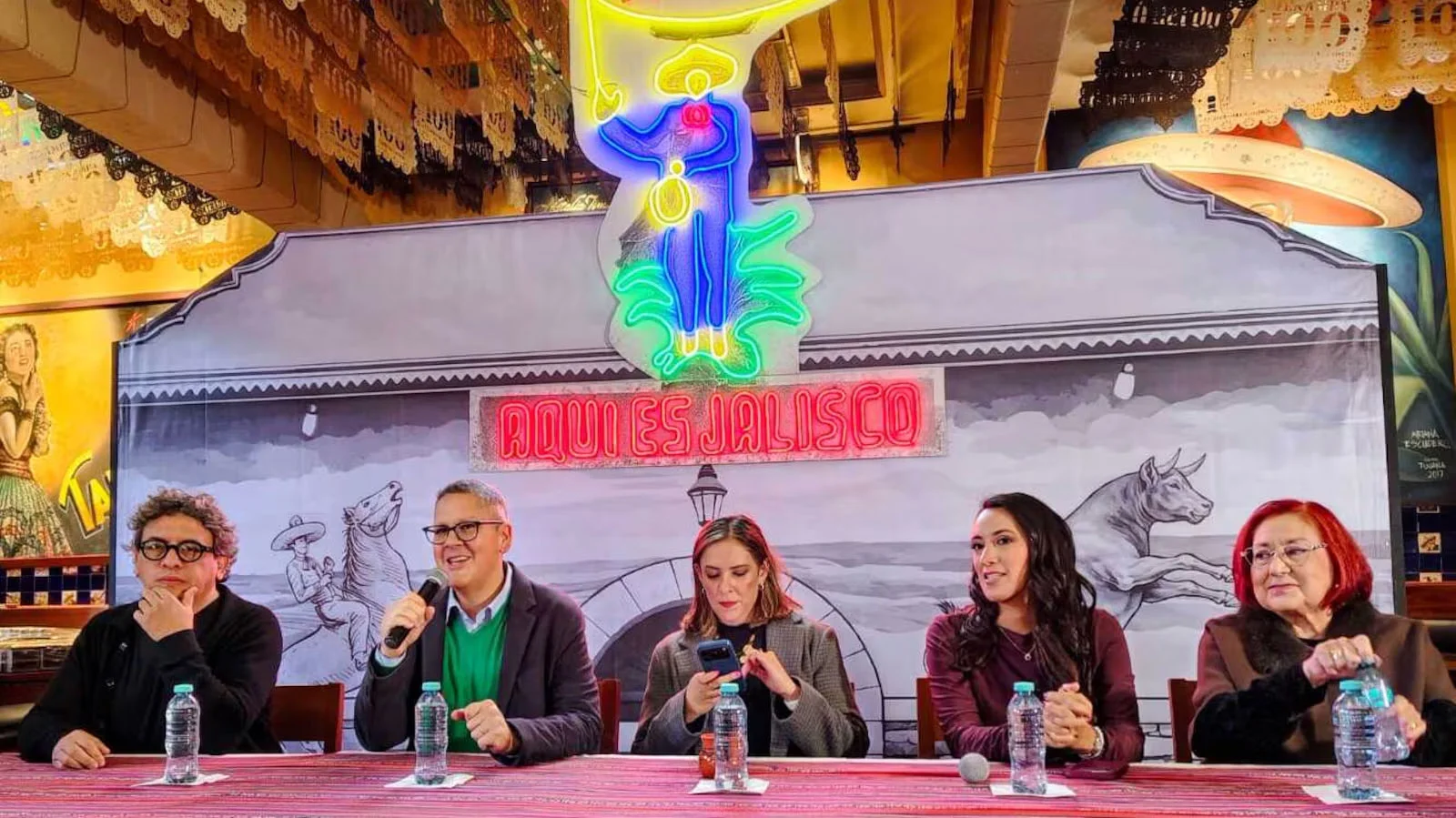 Cien-años-de-música,-cocina-y-emociones-que-definen-a-México